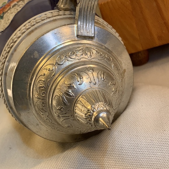 Handmade vintage beer/beir stein w/lid in EC - Picture 8 of 16